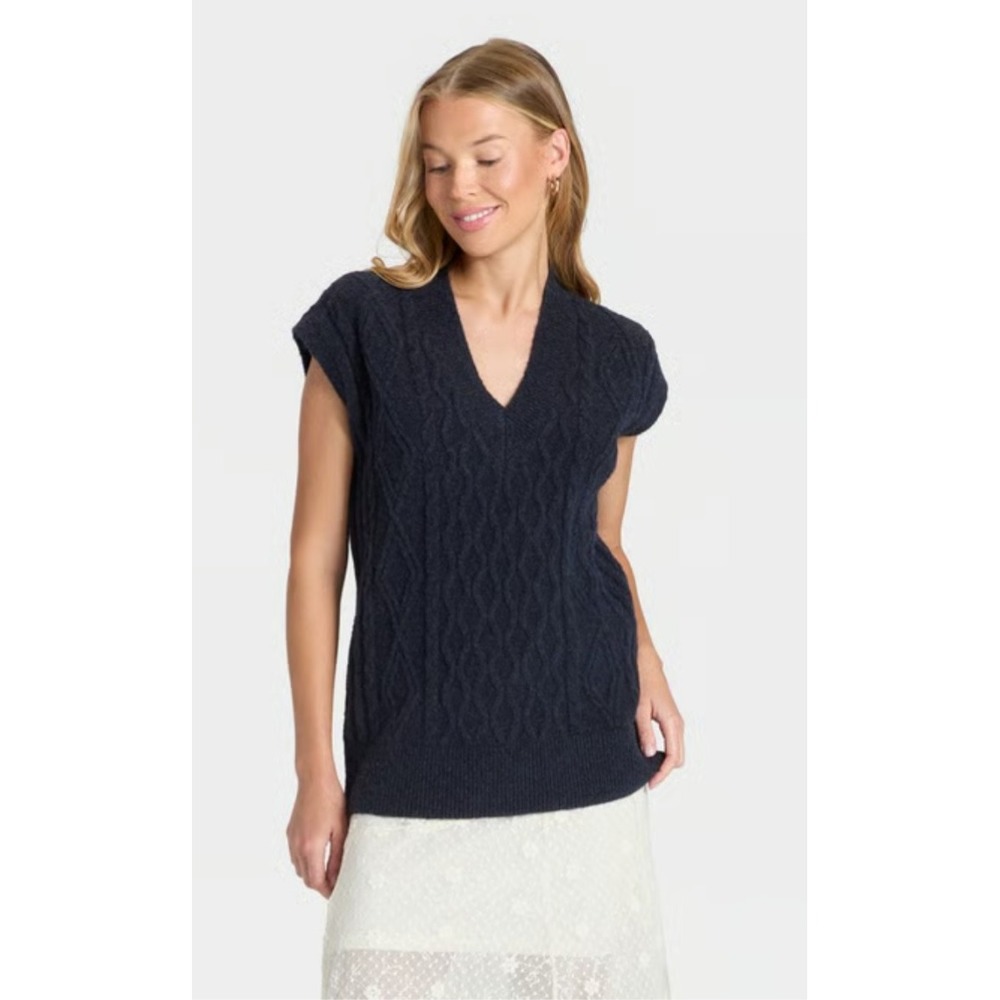 Women's Navy Cable Sweater Vest - Universal Thread size L